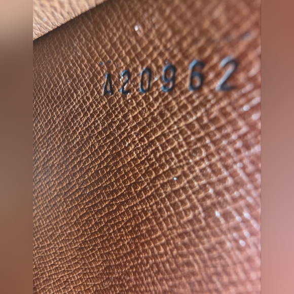 Vintage Louis Vuitton Epi Monceau Biface 2Way Shoulder Bag, Kenyan Fawn Brown - Picture 14 of 16